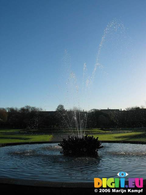 15800 St Stephens Green fountain